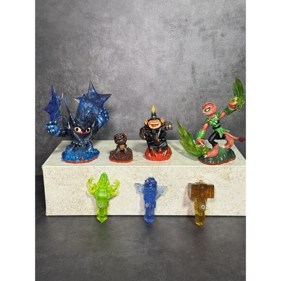 Activision Skylanders Trap Team Lot of 7 w/ Crystal Traps - Picture 1 of 4